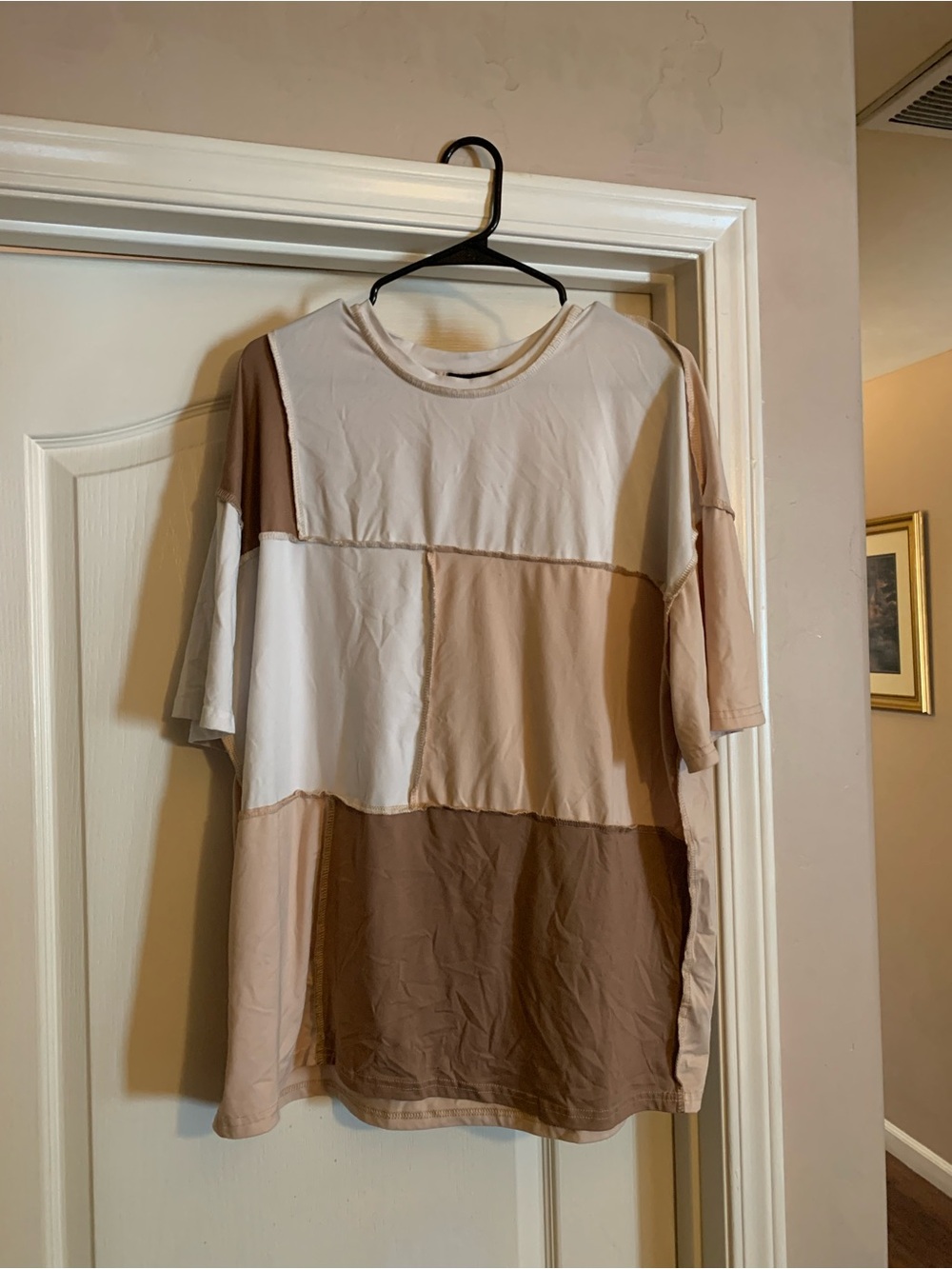 Colorblock Short-Sleeve Shirt in Neutral Beige and White